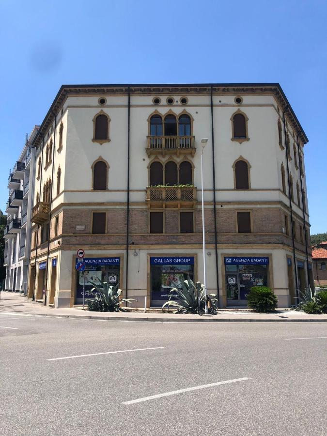 Trifora In Palazzo D'epoca Padova